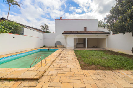 Sobrado à venda com 4 quartos, sendo 2 suítes, em Interlagos, São Paulo, SP