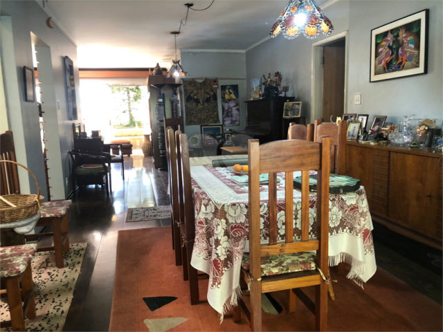 Sobrado à venda com 5 quartos, sendo 1 suíte,  em Jardim São Bento, São Paulo, SP