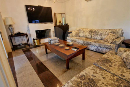 Casa à venda com 4 suítes no condomínio Estância Marambaia, Vinhedo - SP