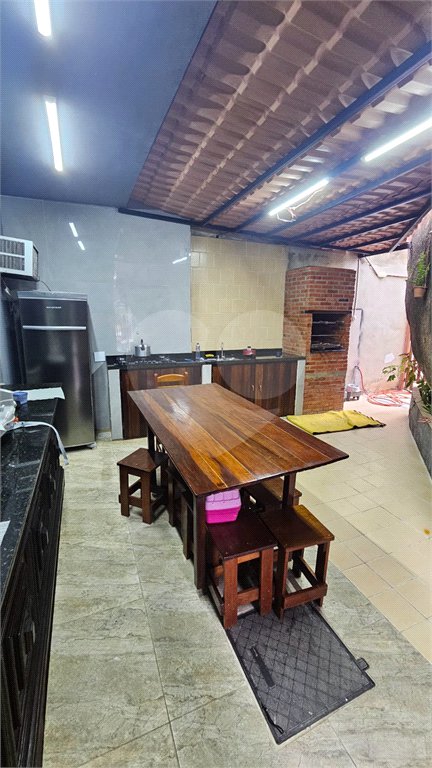 Casa à venda com 3 quartos, sendo 2 suítes, no condomínio Vale Encantado, Rio de Janeiro - RJ