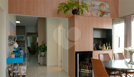 Casa à venda com 3 suítes no condomínio Residencial Terras de Vinhedo, Vinhedo - SP