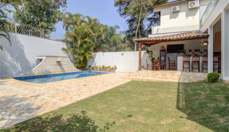 Casa à venda com 5 quartos, sendo 3 suítes,  em Chácara Monte Alegre, São Paulo, SP
