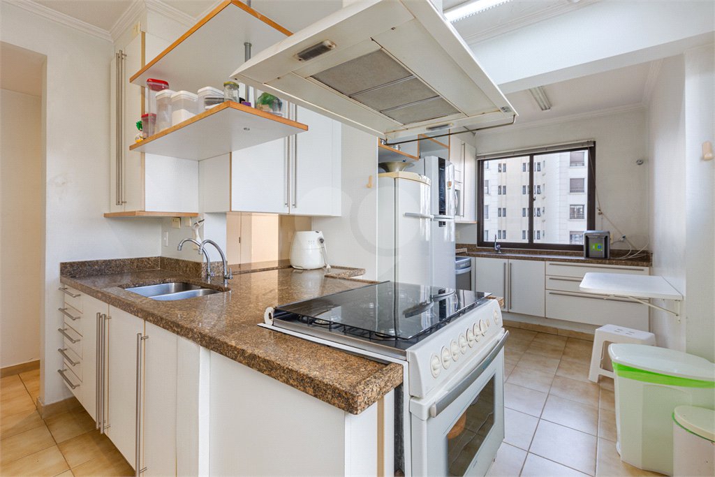 Apartamento à venda com 4 quartos, sendo 3 suítes,  em Real Parque, São Paulo, SP