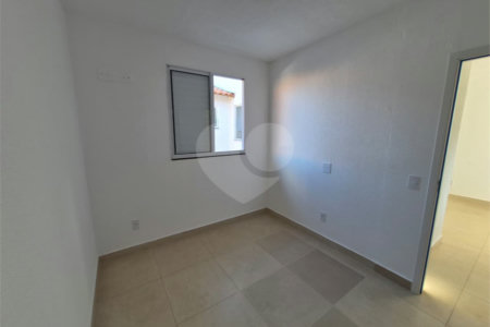 Indaiatuba - Sp - Vila Vic Florença - R$ 290.000,00 - Apartamento de 48m²,, no andar de cima, dois quartos, um banheiro, cozinha e sala, uma vaga de garagem. Condomínio fechado. Apartamento está do jeito que foi entregue . Area de lazer no condominio - Área do condomínio: Churrasqueira