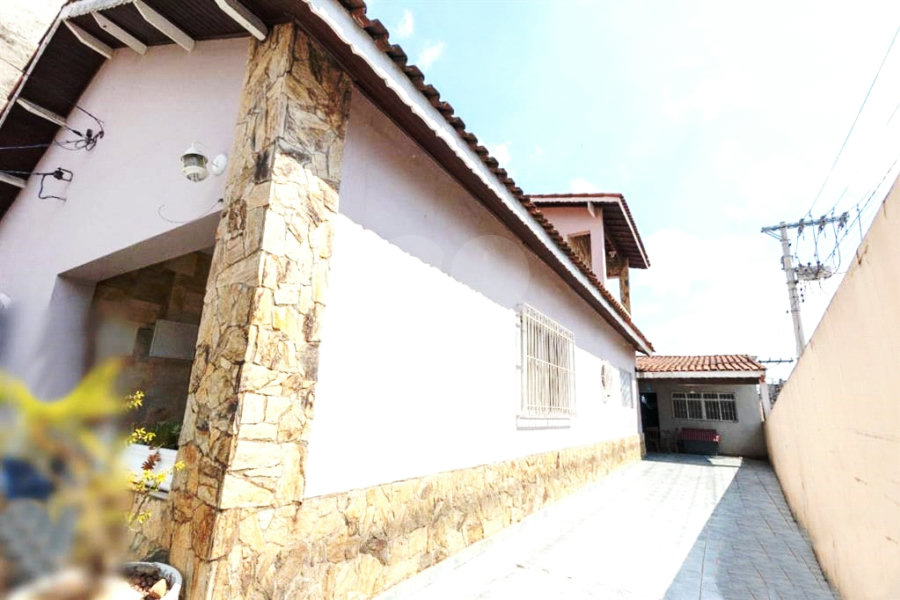Sobrado à venda com 3 quartos, sendo 1 suíte, em Vila Nova Cachoeirinha, São Paulo, SP