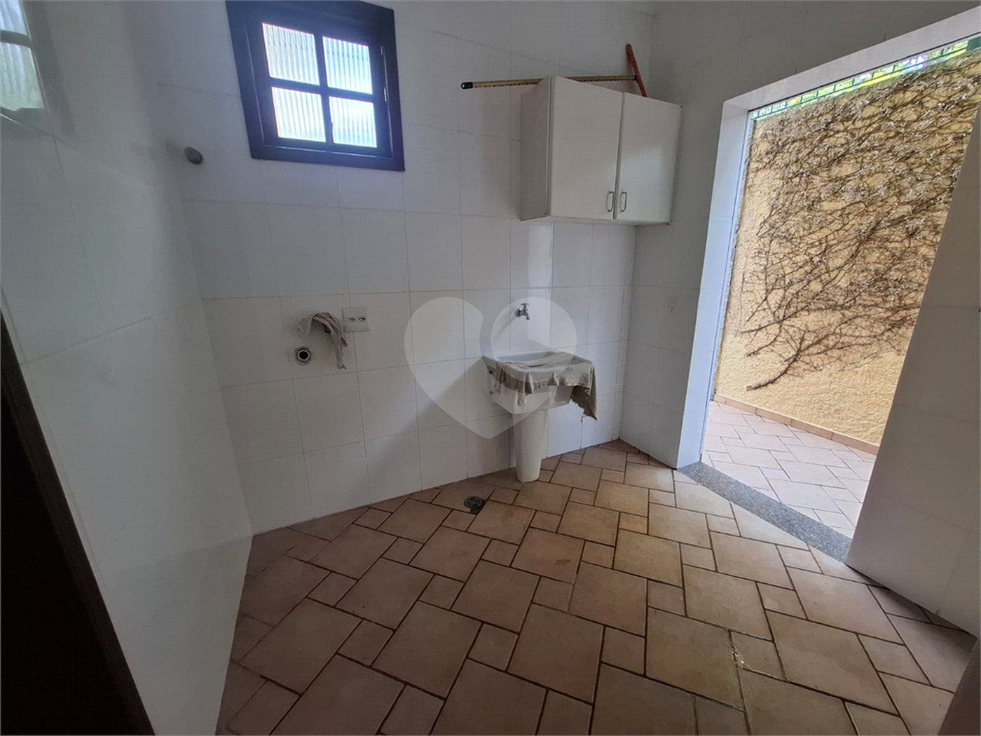 Casa para alugar com 4 quartos, sendo 2 suítes, no condomínio Palm Garden, São Paulo - SP