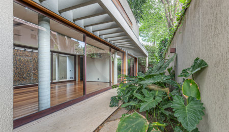 Casa à venda com 4 quartos, sendo 3 suítes,  em Vila Nova Conceição, São Paulo, SP