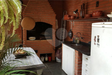 Sobrado à venda com 3 suítes em Vila Gumercindo, São Paulo, SP