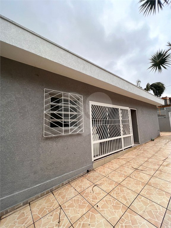 Casa Térrea à venda com 3 quartos em Jaraguá, São Paulo, SP