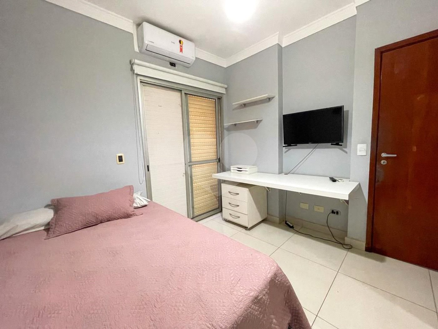 Apartamento à venda com 3 quartos, sendo 1 suíte, em Bosque da Saúde, Cuiabá, MT