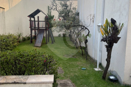 Casa à venda com 3 quartos, sendo 1 suíte, no condomínio Villas de São Francisco, São Paulo - SP