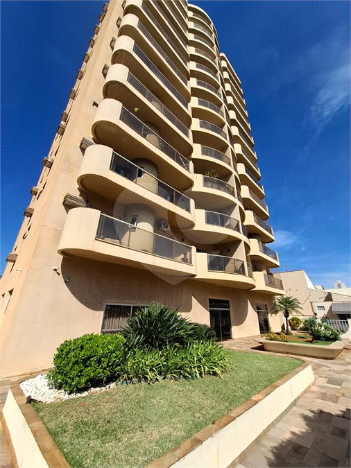 Apartamento à venda com 3 quartos, sendo 1 suíte, no Centro, Araraquara, SP