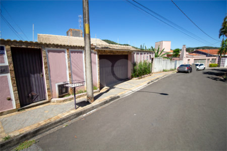 Casa à venda ou para alugar com 4 quartos, sendo 1 suíte, no Centro, São Roque, SP