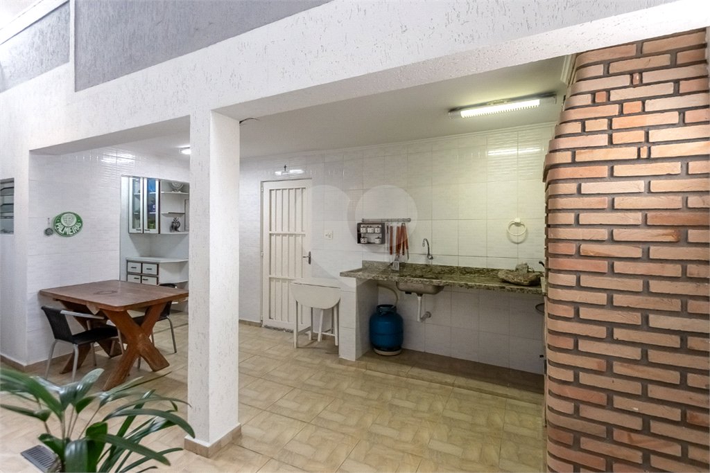Sobrado à venda com 3 quartos, sendo 1 suíte,  em Parque Jabaquara, São Paulo, SP