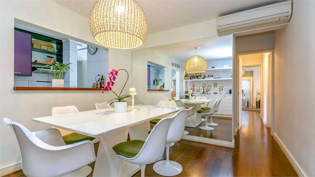 Apartamento à venda com 3 quartos, sendo 2 suítes,  em Pinheiros, São Paulo, SP