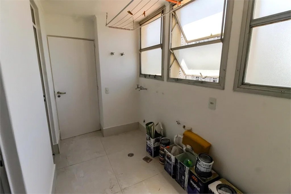 Apartamento à venda com 3 quartos, sendo 2 suítes, em Vila Andrade, São Paulo, SP