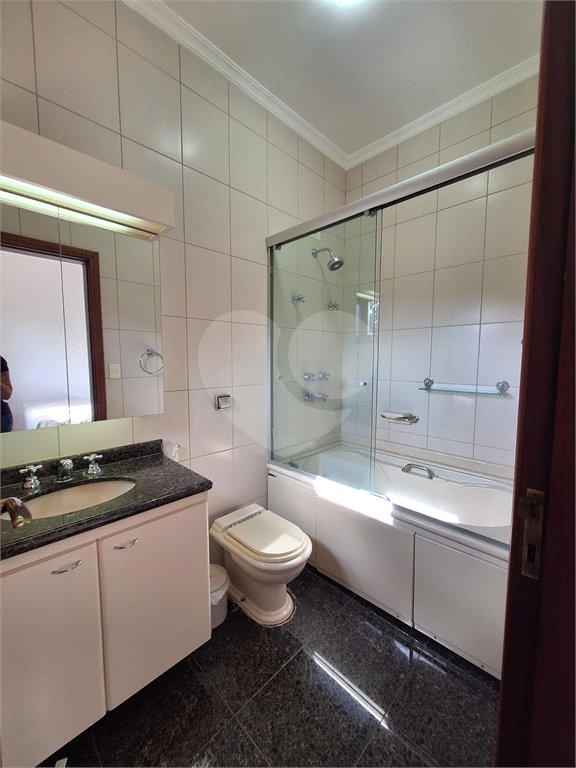 Casa à venda com 3 suítes no condomínio Chácaras do Lago, Vinhedo - SP