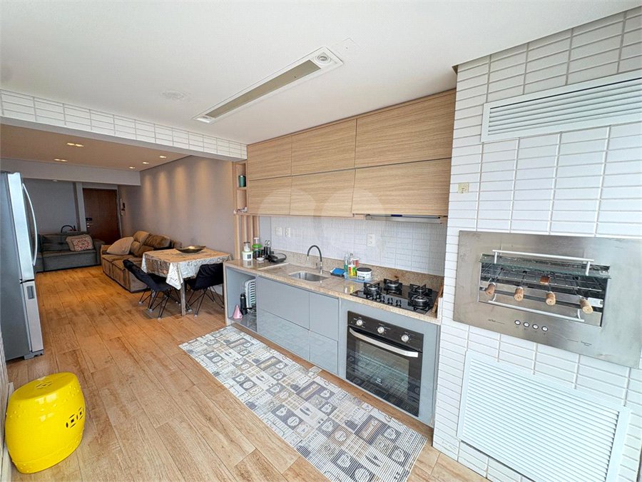 Apartamento à venda com 2 quartos, sendo 1 suíte,  em Boqueirão, Praia Grande, SP