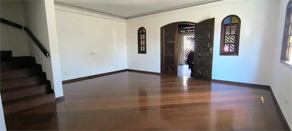 Sobrado à venda com 3 quartos, sendo 2 suítes, em Jardim Ivana, São Paulo, SP