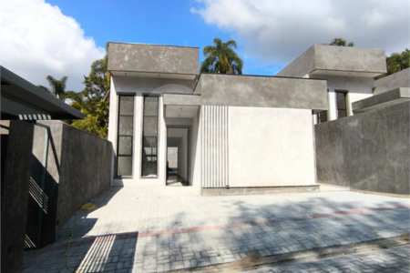 Casa à venda com 3 quartos, sendo 1 suíte, no condomínio Villagio Brasil, Atibaia - SP