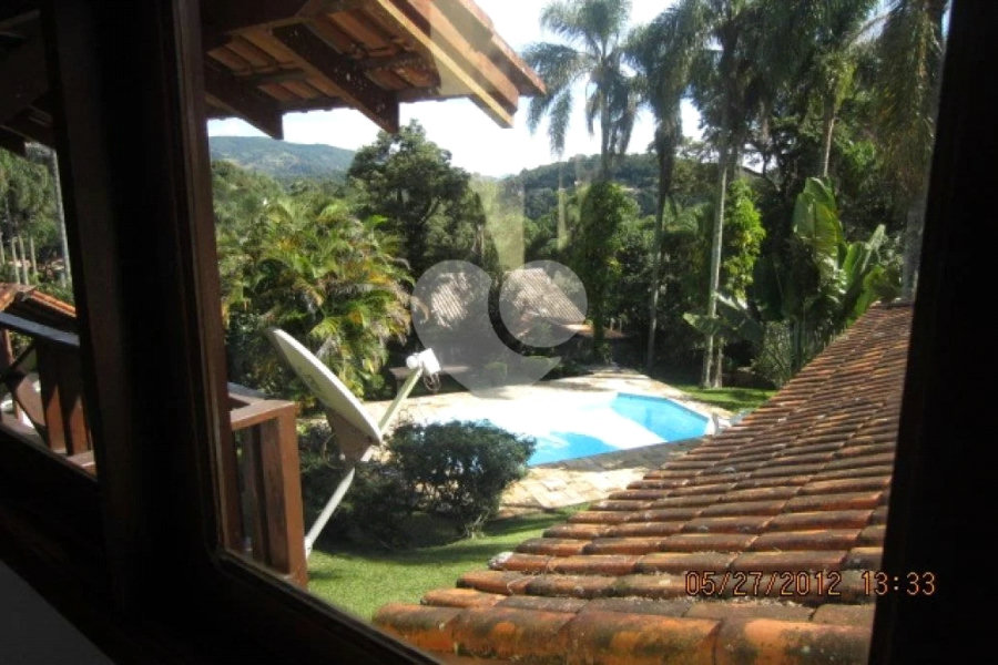 Casa à venda com 3 suítes no condomínio Associação Reserva das Hortênsias, Mairiporã - SP
