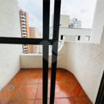 Vende-se Apartamento de 2 Quartos com Sacada na Vila Mascote
