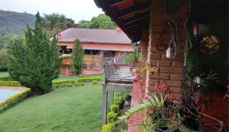 Chácara à venda com 9 quartos, sendo 7 suítes,  em Ribeirão dos Porcos, Atibaia, SP