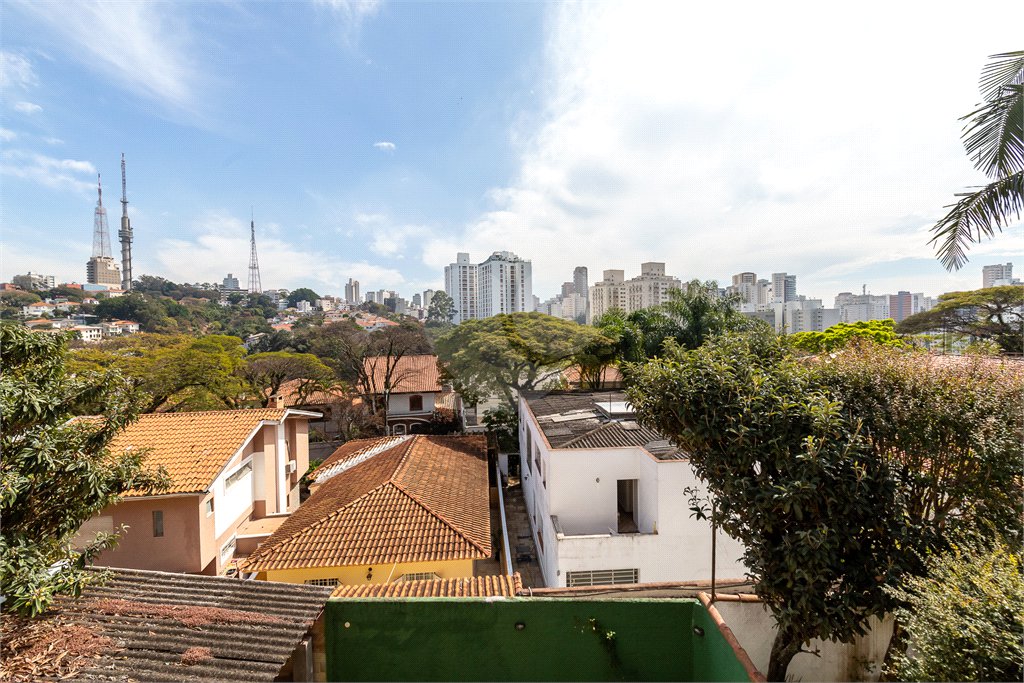 Casa à venda com 4 quartos, sendo 2 suítes, em Perdizes, São Paulo, SP