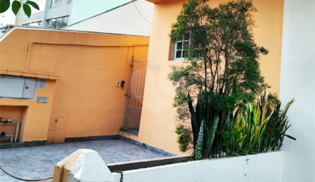 Casa à venda ou para alugar com 3 quartos em Alto de Pinheiros, São Paulo, SP