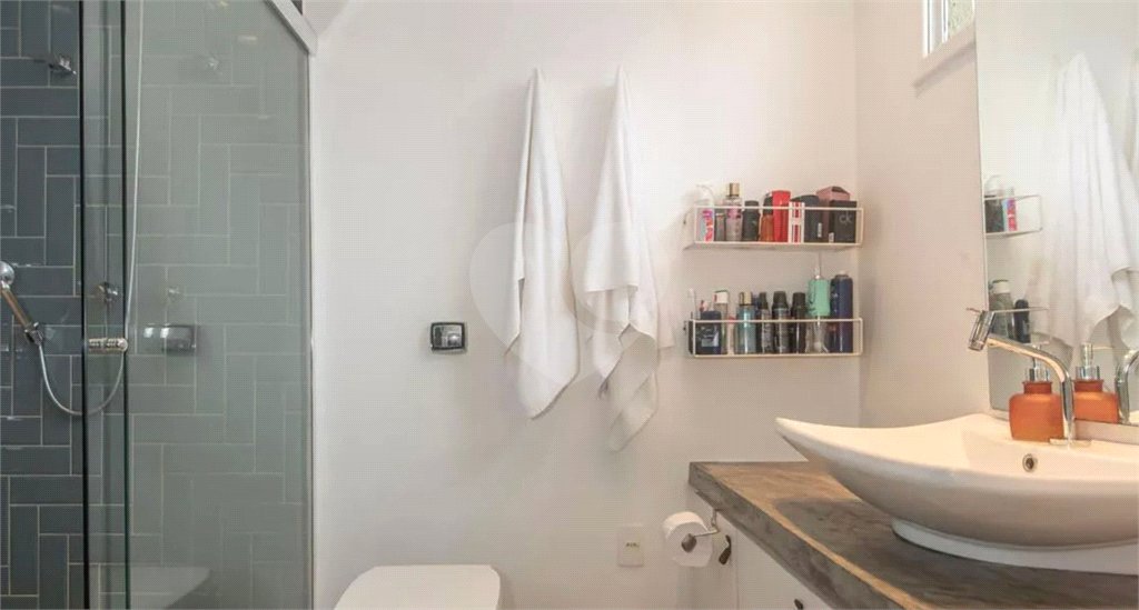 Sobrado à venda com 4 quartos, sendo 1 suíte,  em Cidade Monções, São Paulo, SP
