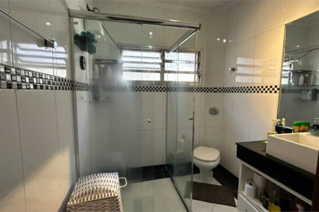 Sobrado à venda com 3 quartos, sendo 2 suítes, em Cidade São Francisco, São Paulo, SP