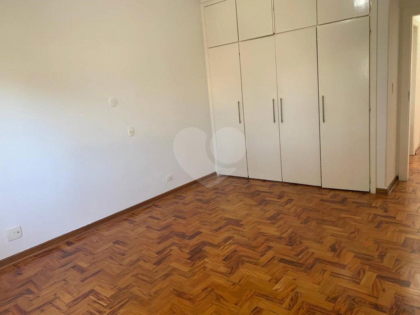 Casa à venda com 4 quartos, sendo 2 suítes, em Brooklin, São Paulo, SP