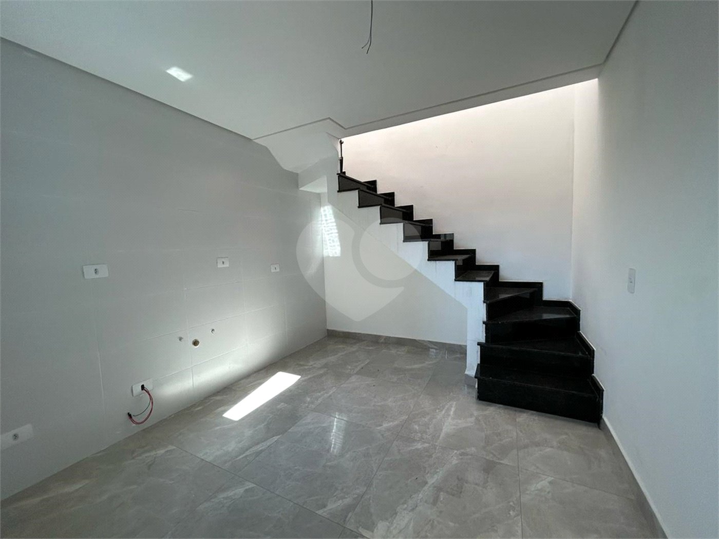 Apartamento à venda com 2 quartos, sendo 1 suíte, em Vila Guarani, Santo André, SP