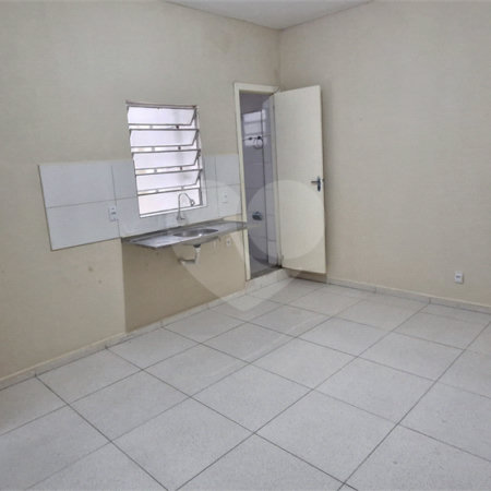 Kitnet para alugar com 1 suíte em Moinho Velho, São Paulo, SP