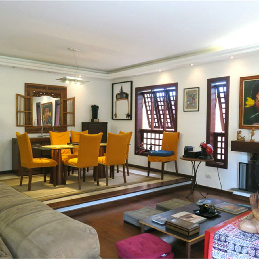 Casa à venda com 4 quartos, sendo 2 suítes, no condomínio Vila das Flores, São Paulo - SP