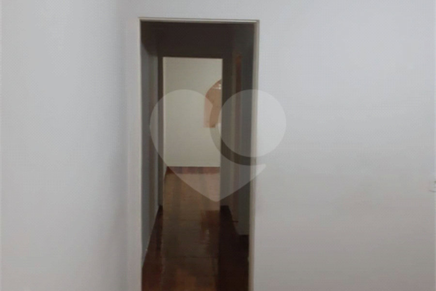 Sobrado à venda com 4 quartos, sendo 1 suíte, em Campo Limpo, São Paulo, SP