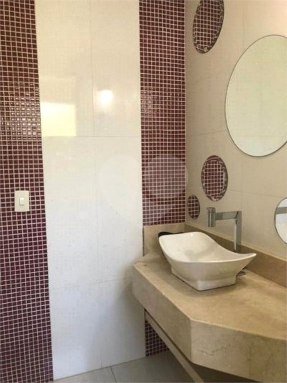 Casa à venda com 4 quartos, sendo 2 suítes, no condomínio Terras de São Francisco, Vinhedo - SP