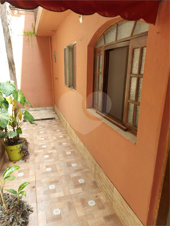Casa à venda com 4 quartos, sendo 1 suíte, em Vila Pirajussara, São Paulo, SP