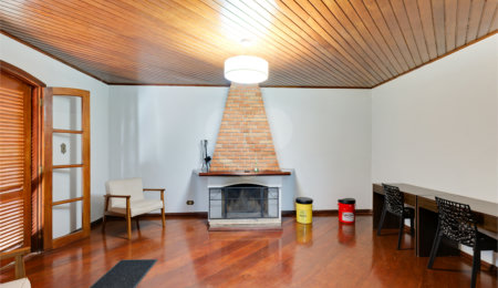 Casa Térrea à venda com 5 quartos, sendo 2 suítes, em Alto da Boa Vista, São Paulo, SP
