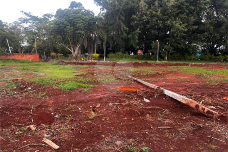 Terreno à venda com 3 quartos, sendo 1 suíte, em Vila Carolina, Itapetininga, SP