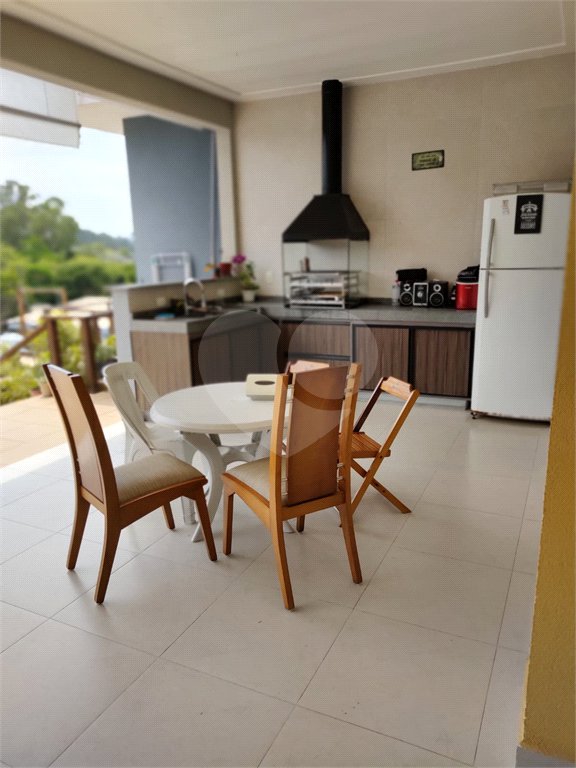 Casa à venda com 4 quartos, sendo 2 suítes, no condomínio Residencial Villaggio Paradiso, Itatiba - SP