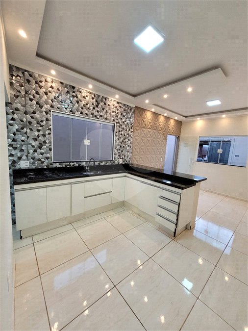 SUA CASA NOVA ESPERA POR VOCÊ!