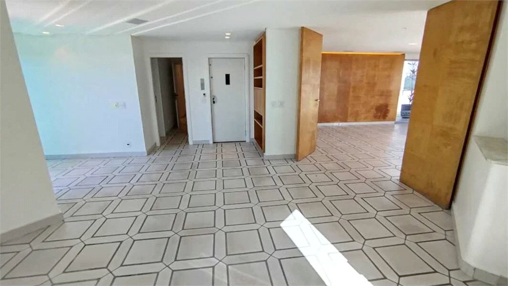 Duplex para alugar com 3 suítes em Real Parque, São Paulo, SP