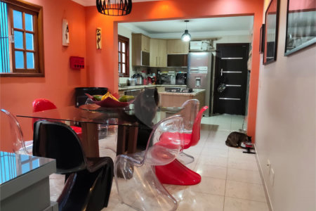 Casa à venda com 3 quartos, sendo 1 suíte, em Jardim Santa Clara, Guarulhos, SP