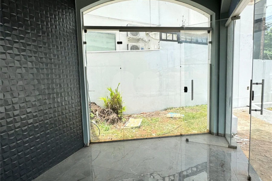 Sobrado Residencial e Comercial em Área Nobre de Piracicaba, para venda e locação.