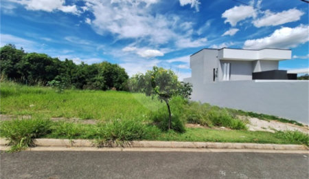 Terreno à venda com 1 suíte em Pinheirinho, Vinhedo, SP
