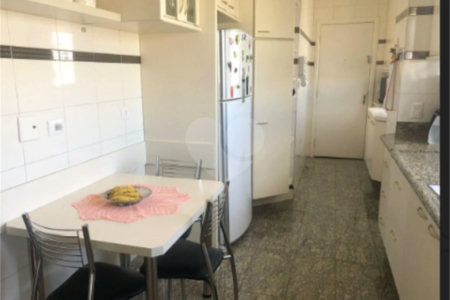 Apartamento à venda com 3 quartos, sendo 1 suíte, em Vila Regente Feijó, São Paulo, SP