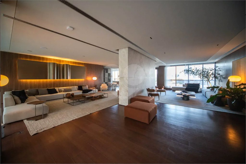Apartamento à venda com 3 suítes em Jardim Morumbi, São Paulo, SP