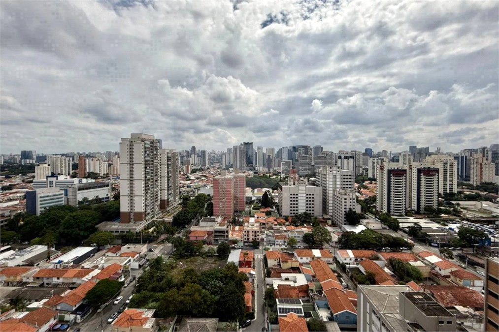 Apartamento à venda com 3 suítes em Santo Amaro, São Paulo, SP