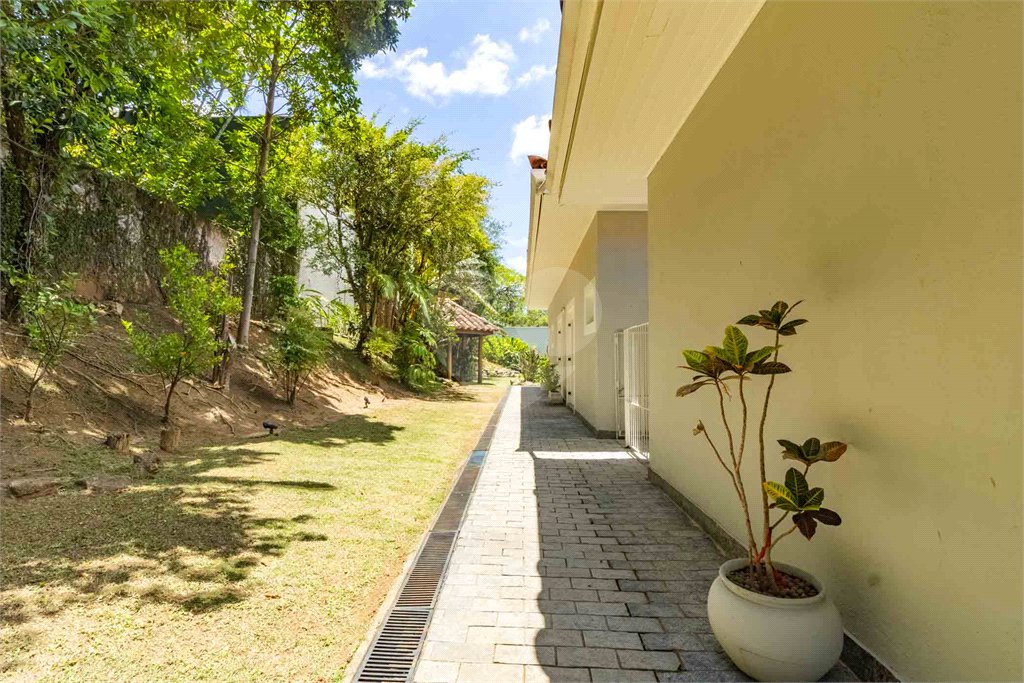 Casa à venda com 7 quartos, sendo 5 suítes,  em Morumbi, São Paulo, SP